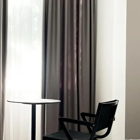 Hotel Ladi 4*
